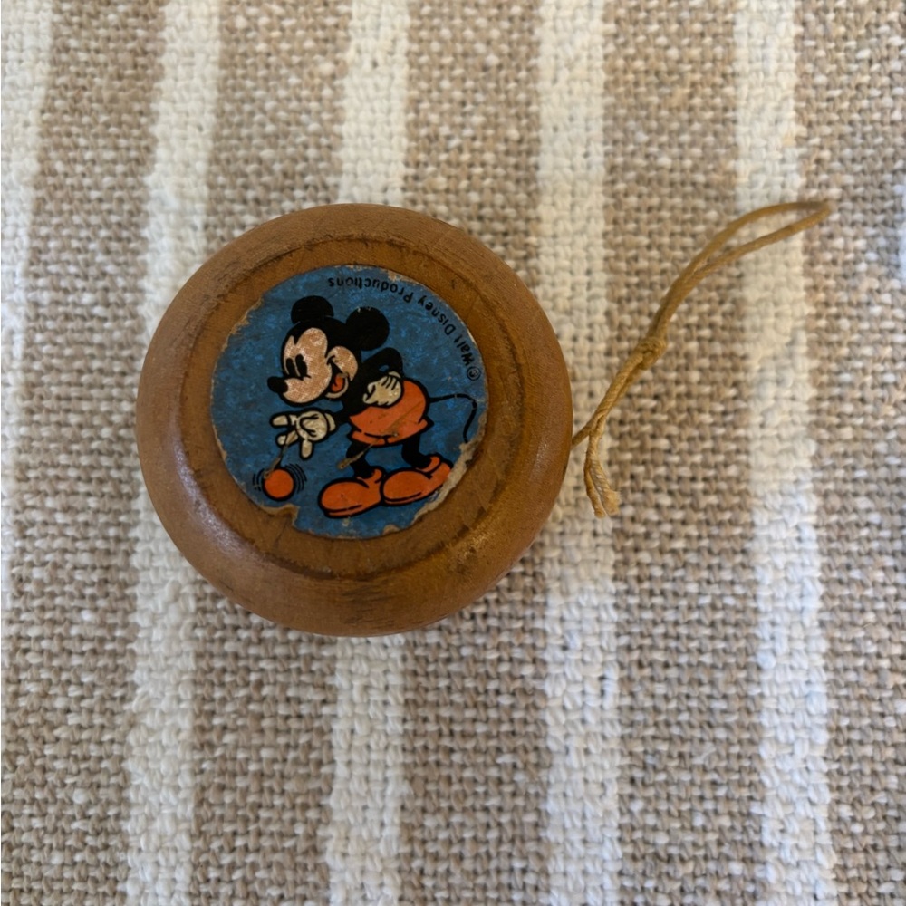 Vintage Wooden Walt Disney Mickey Mouse Yo-yo